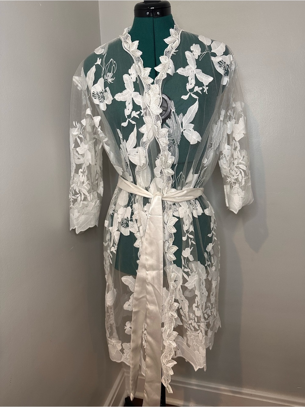 Bridal Robe shear white floral